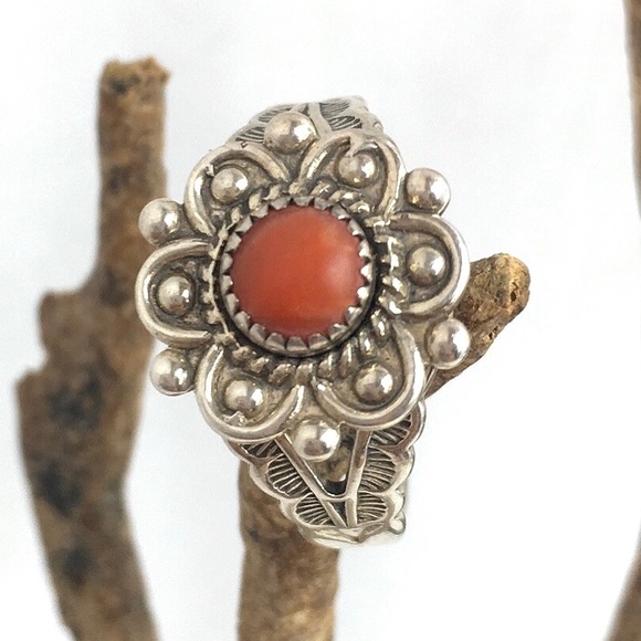 Navajo Ring Apple Coral S.Silver Native American Indian.Navajo coral silver ring - Picture 1 of 4